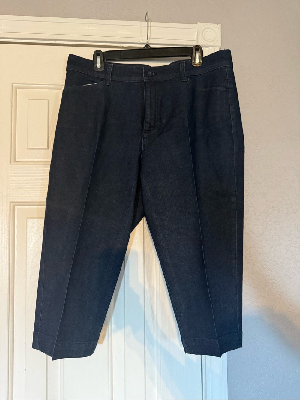 St. John's Bay Dark Navy Capri Jeans